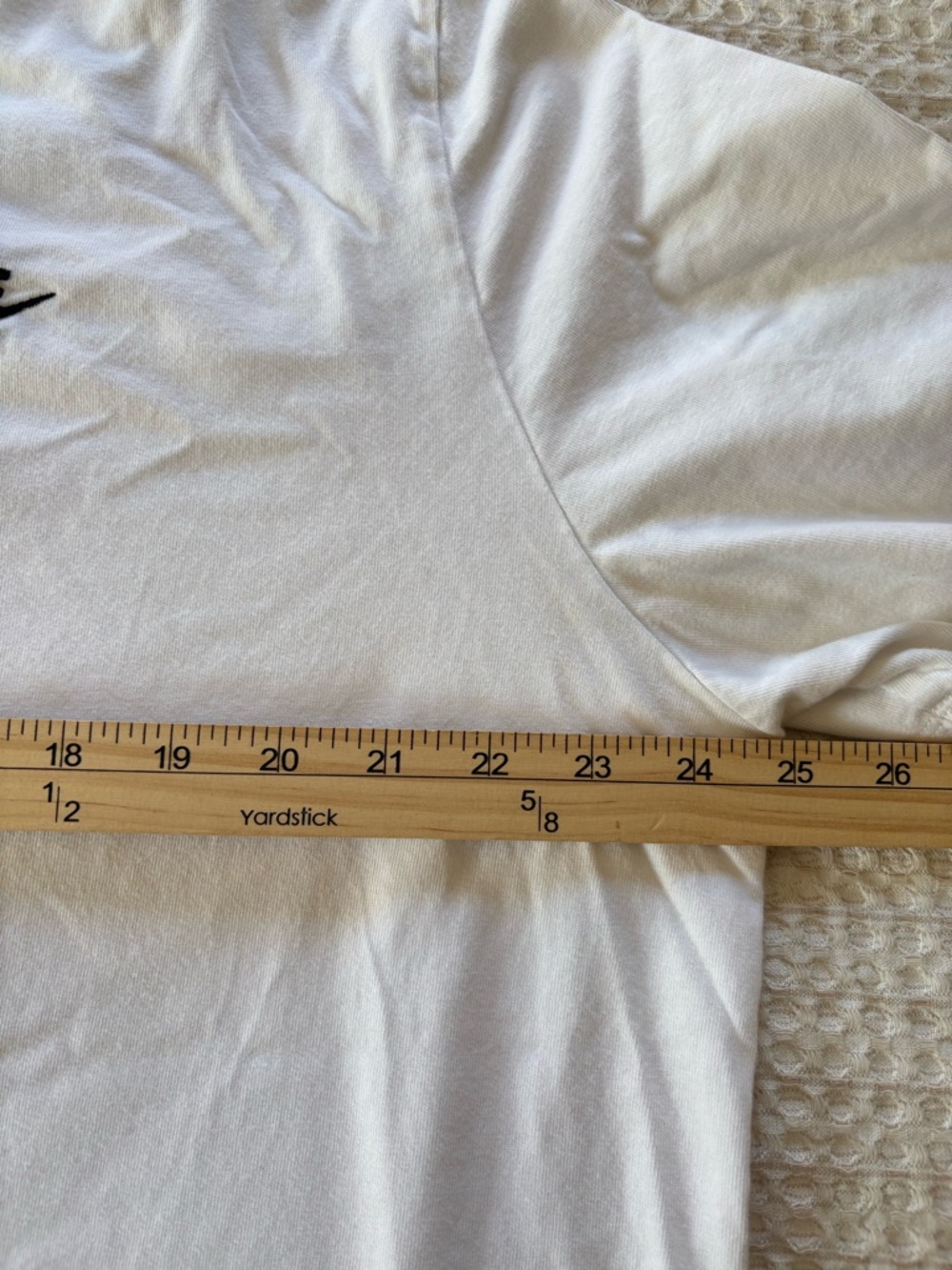 Nike Air Earth T-Shirt White CT6541-100 Beaverton OR Mens Size XXL Made in Egypt - Picture 10 of 13